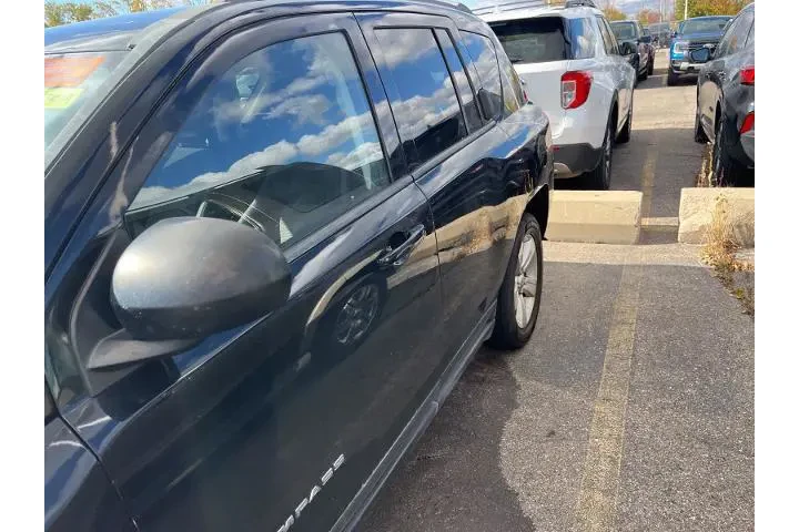 $2500 : Jeep Compass 2014 4x4 Sport image 7