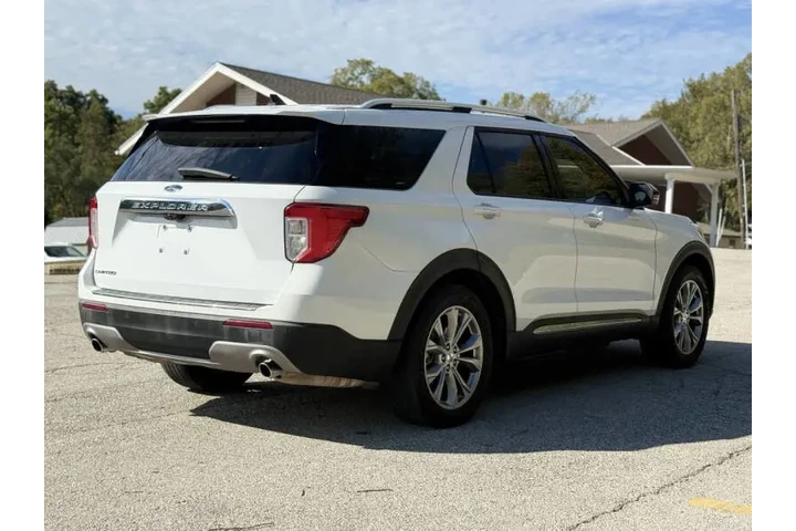 $17999 : 2021 Explorer Limited image 9