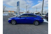 $18990 : Hyundai ELANTRA 2024 SEL 4dr thumbnail