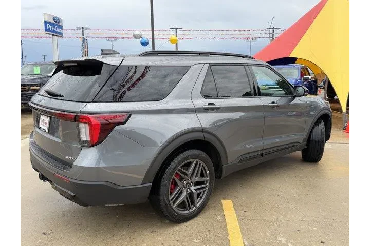 $39874 : Ford Explorer 2025 AWD ST-Li image 6
