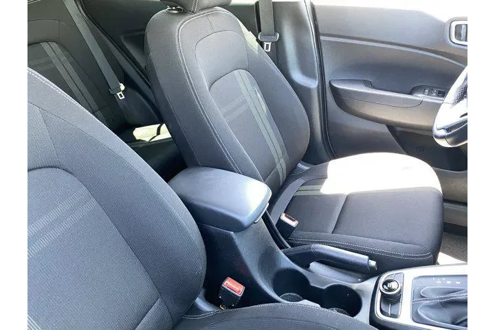 $18990 : Hyundai VENUE 2021 SEL 4dr C image 10