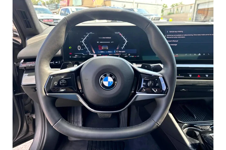 2024 BMW 530i 530i image 10