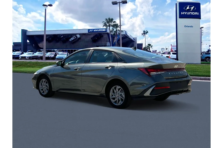 $18823 : Hyundai ELANTRA 2024 SEL 4dr image 4