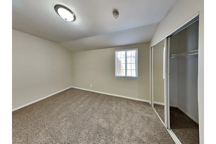 $2000 : 2 BED HOME IN W VERNON AVE LA image 7