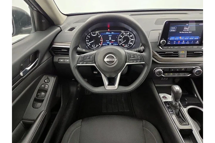 $20998 : Nissan Altima 2024 2.5 SV 4d image 10