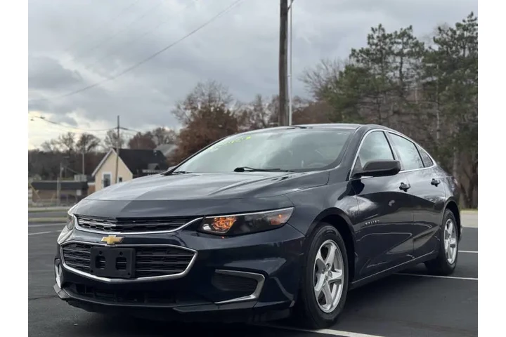 $8999 : 2018 Malibu LS image 2