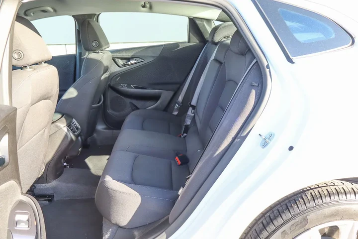 $16988 : 2024 Malibu LT image 8