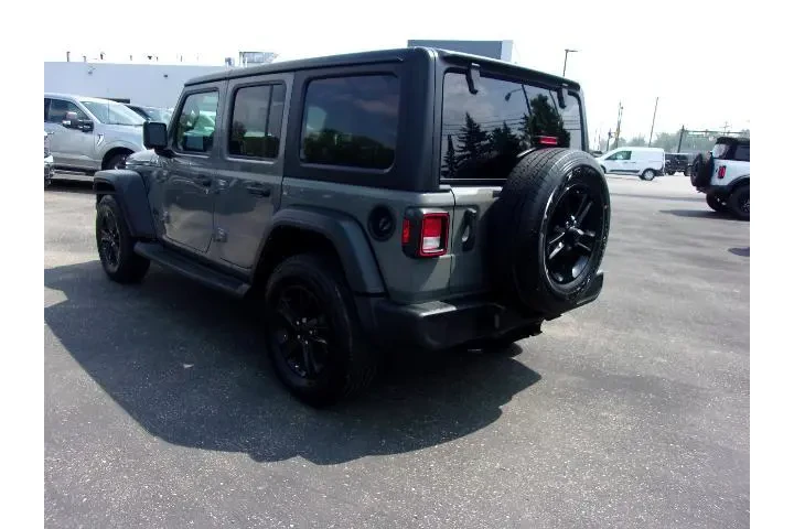 $31880 : Jeep Wrangler Unlimited 2022 image 3