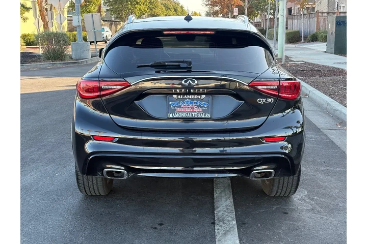 $14988 : 2017 QX30 Premium image 7