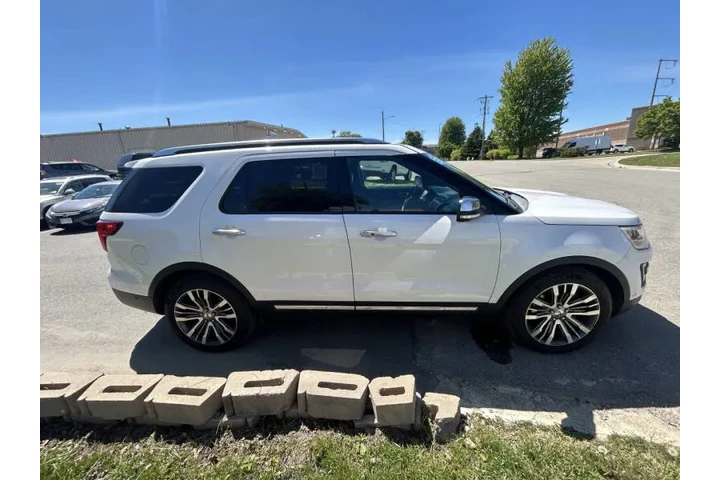 $15990 : 2017 Explorer Platinum image 8