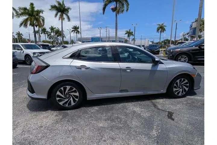 $14697 : Honda Civic 2017 LX 4dr Hatc image 8