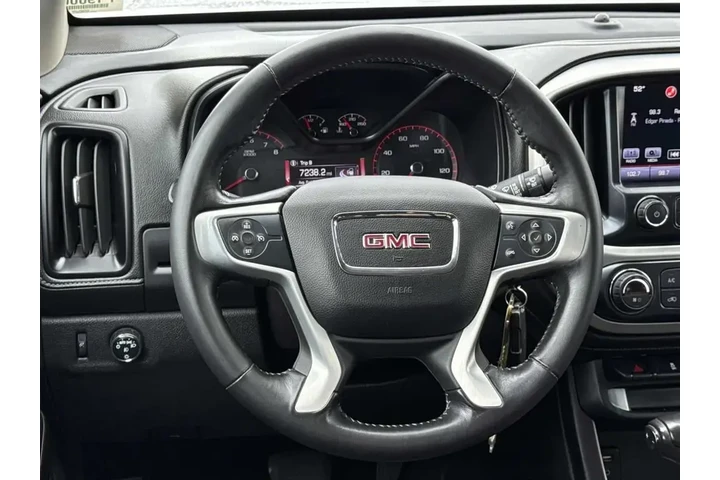 $18895 : GMC Canyon 2016 4x2 SLE 4dr image 9