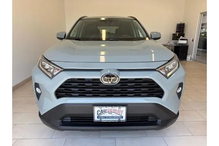 $27507 : Toyota RAV4 2021 AWD XLE Pre image 3