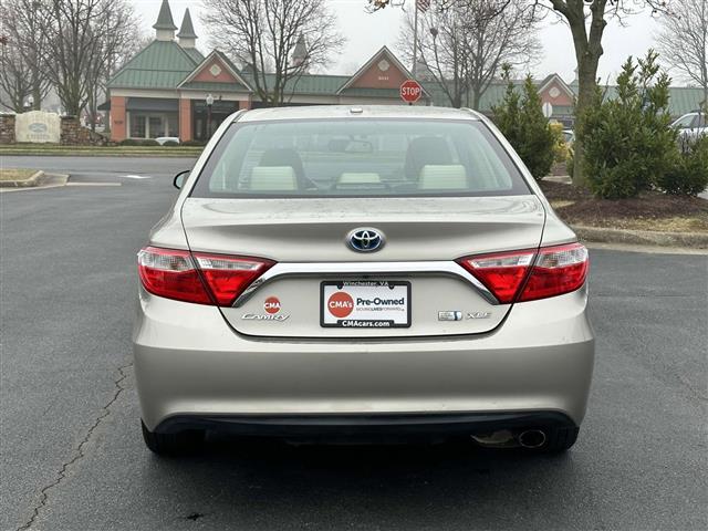 $12874 : PRE-OWNED 2015 TOYOTA CAMRY H image 3