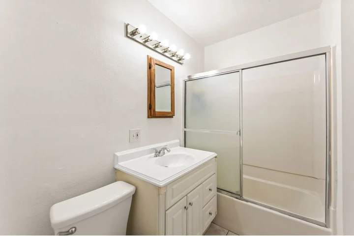 $700000 : Hermosa casa de venta image 4