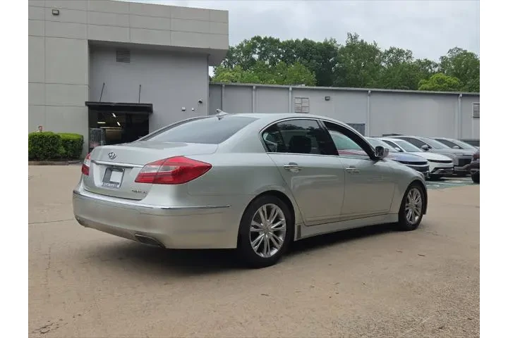 $12500 : Hyundai Genesis 2013 3.8L 4d image 7