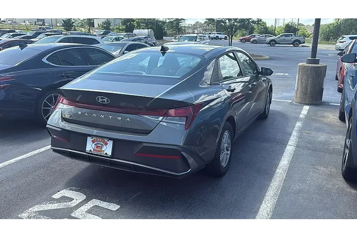 $20477 : Hyundai ELANTRA 2024 SE 4dr image 7