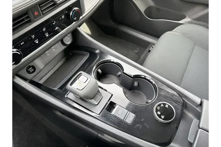 $22649 : Nissan Rogue 2025 AWD S 4dr image 8