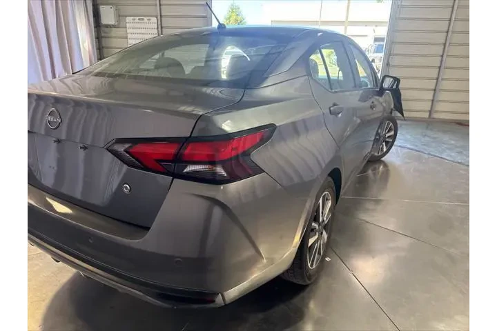 $13799 : Nissan Versa 2024 S 4dr Seda image 5
