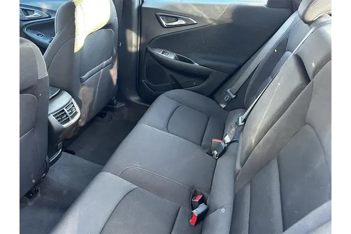 $16394 : Chevrolet Malibu 2023 LT 4dr image 8