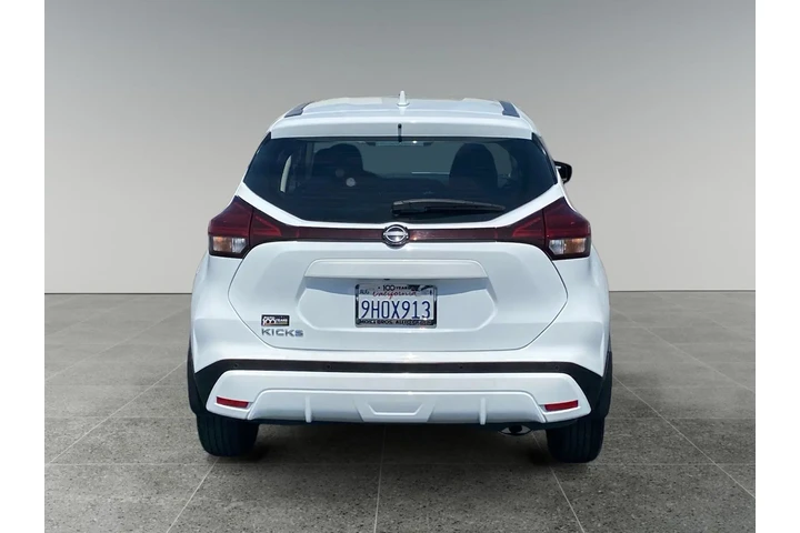 $23891 : Nissan Kicks 2023 S 4dr Cros image 4
