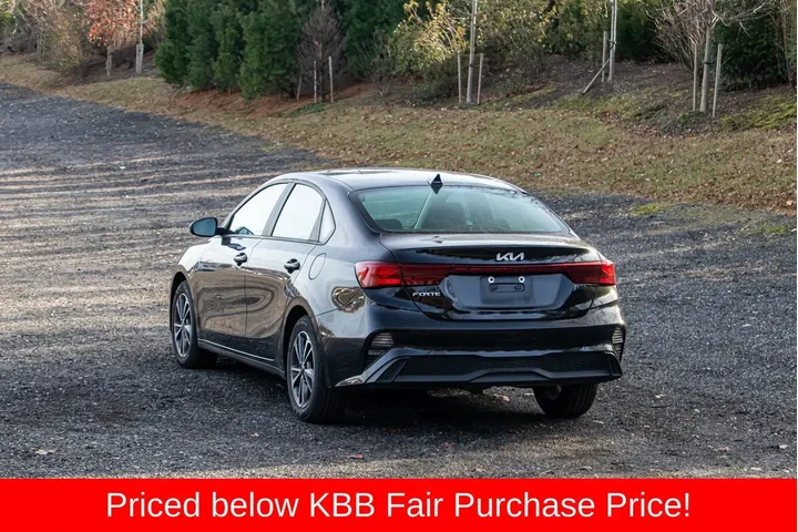$13495 : Kia Forte 2024 LX 4dr Sedan image 6