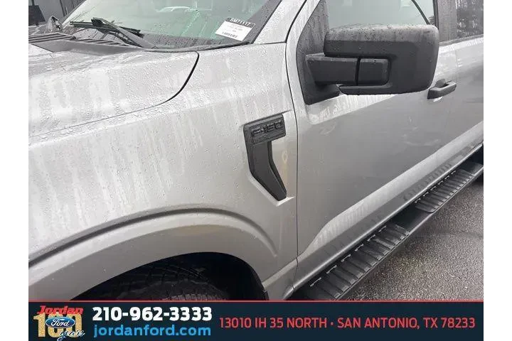 $38689 : Ford F-150 2023 4x4 Platinum image 4