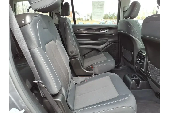 $26675 : Jeep Grand Cherokee L 2023 4 image 7