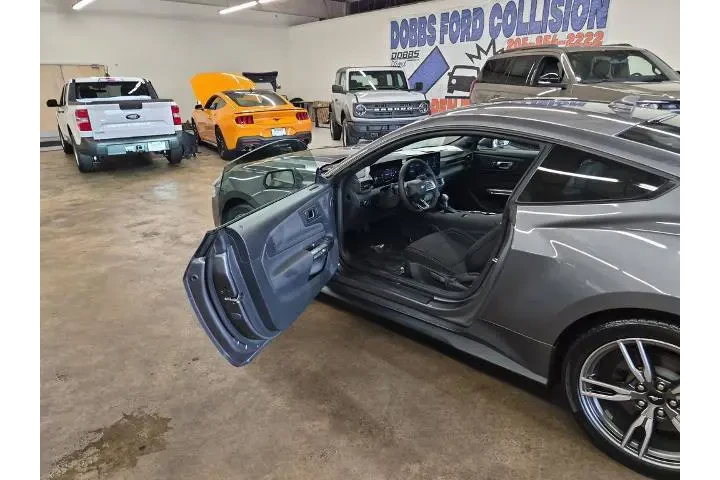 $32888 : Ford Mustang 2025 EcoBoost 2 image 10