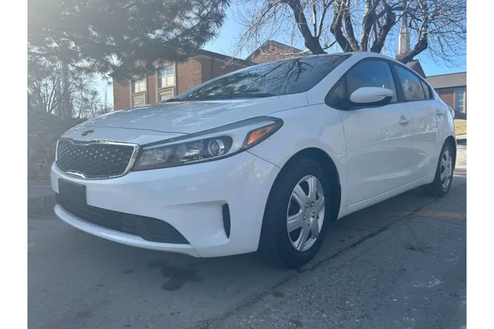 $7900 : 2017 Forte LX image 3