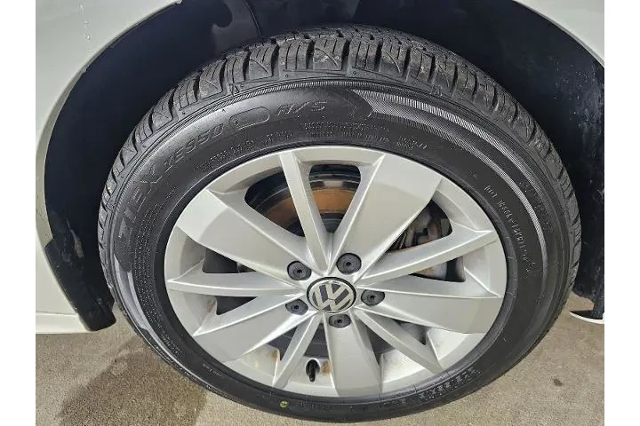 $8990 : Volkswagen Jetta 2015 TDI S image 10