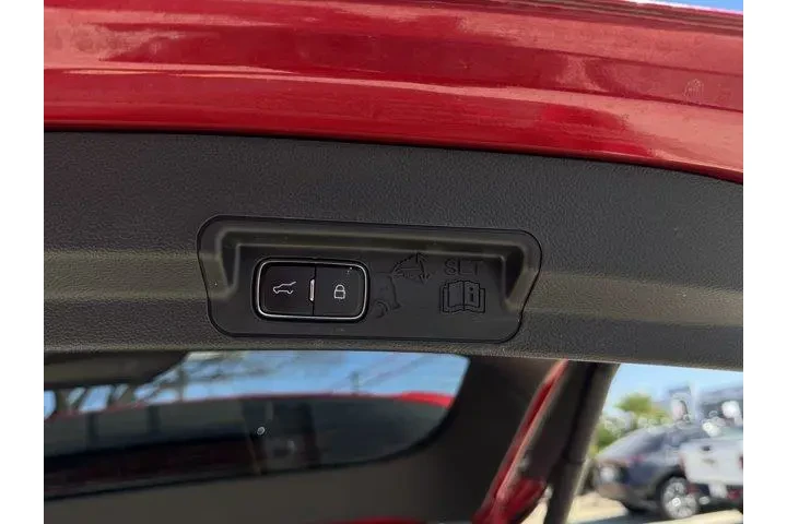 $28393 : Ford Explorer 2023 AWD Limit image 10