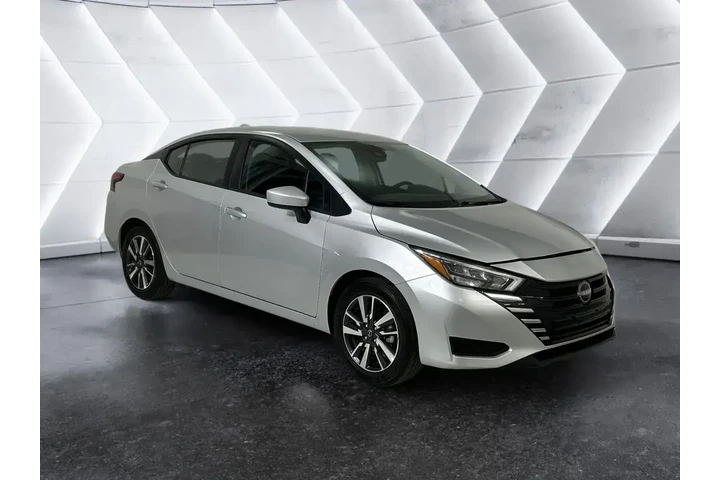 $19521 : Nissan Versa 2025 SV 4dr Sed image 1