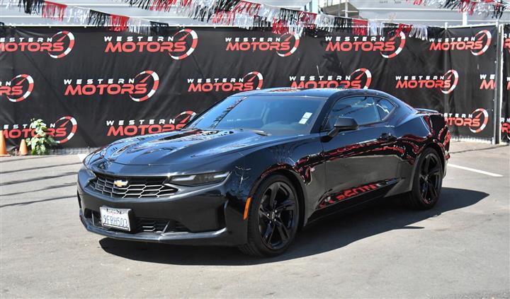 $26498 : Camaro 1LT image 3