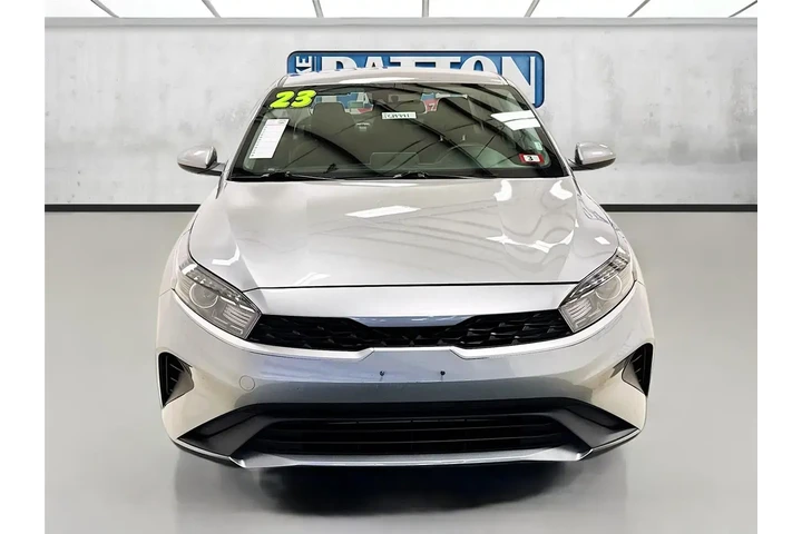 $16944 : Kia Forte 2023 LXS 4dr Sedan image 2