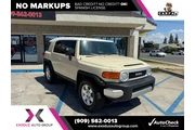 $15995 : 2008 FJ Cruiser thumbnail