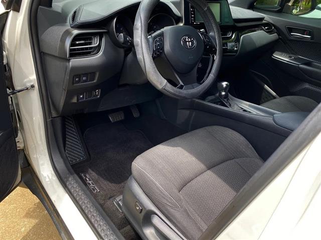 $14000 : 2018 Toyota C-HR XLE Premium image 4