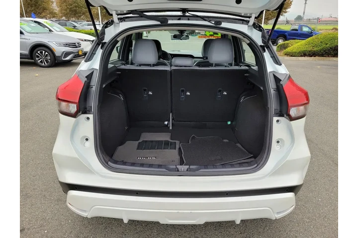 $18888 : Nissan Kicks 2024 SR 4dr Cro image 10