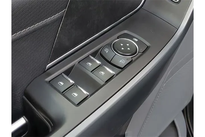 $31664 : Ford F-150 2021 4x4 XLT 4dr image 10