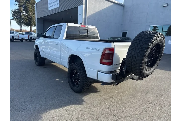 $32999 : Ram 1500 2020 4x4 Laramie 4d image 8