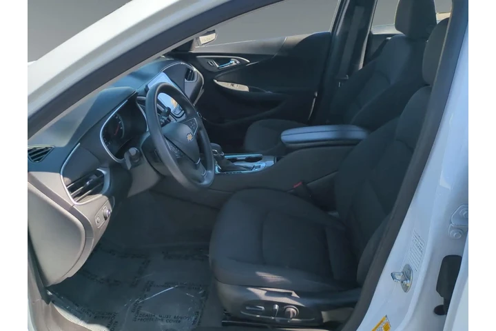 Chevrolet Malibu 2024 LT 4dr image 9