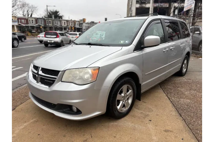 $5495 : 2011 Grand Caravan Crew image 5