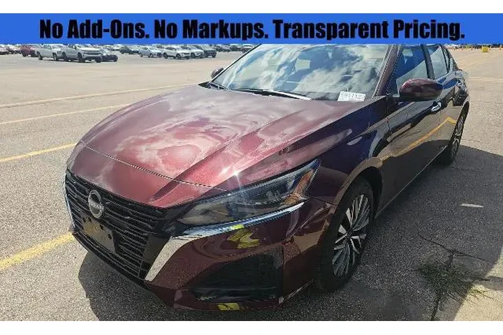 $23773 : Nissan Altima 2025 AWD 2.5 S image 1