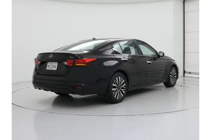 $19998 : Nissan Altima 2023 2.5 SV 4d image 8