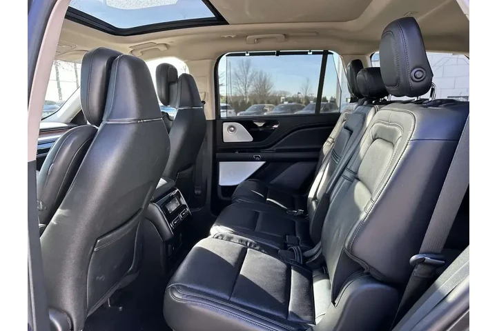 $33655 : Lincoln Aviator 2020 AWD Res image 9