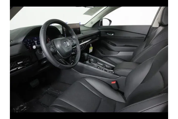 $35875 : Honda Accord Hybrid 2025 EX- image 10