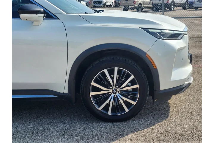 INFINITI QX60 2023 AWD Senso image 5