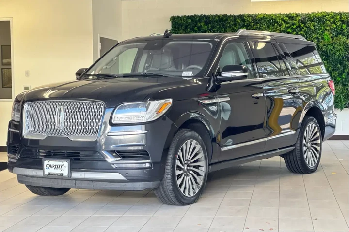 $27855 : Lincoln Navigator L 2019 4x4 image 8