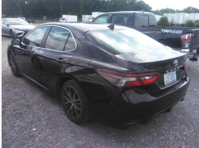 $23790 : PRE-OWNED 2022 TOYOTA CAMRY SE image 3