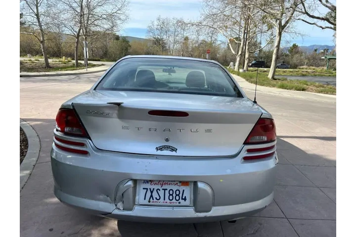 $1600 : 2004 Stratus SE image 5